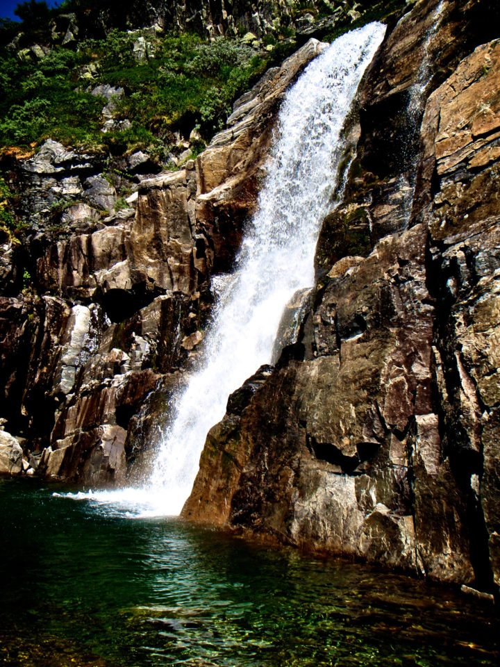 Idyllisk badekulp ved Oddatjørndammen