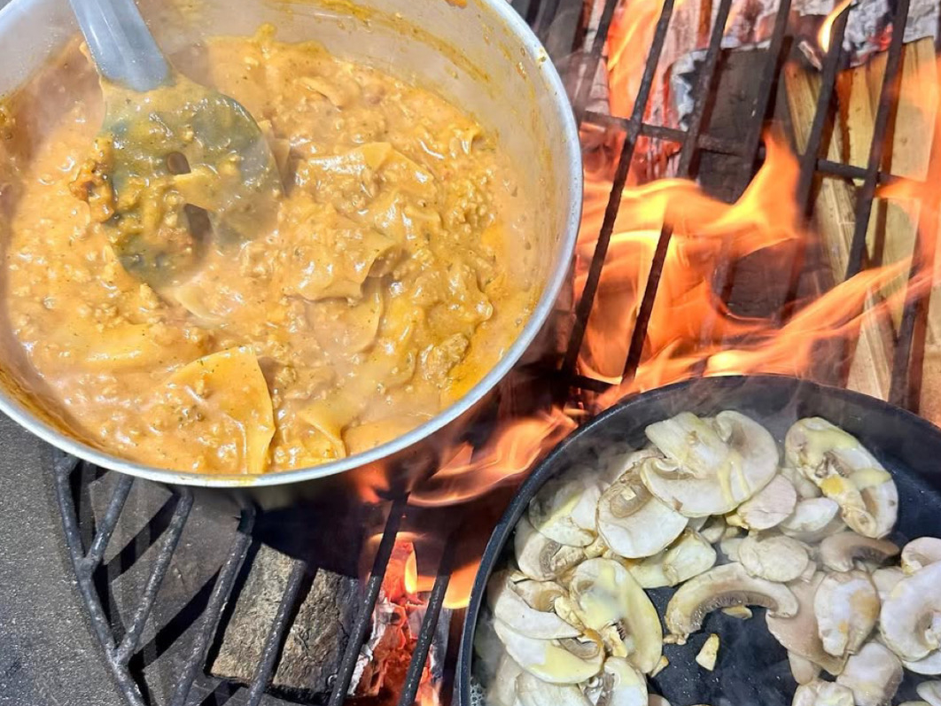 Lasagnegryte på bål: Slik bytter du ut grillpølsene