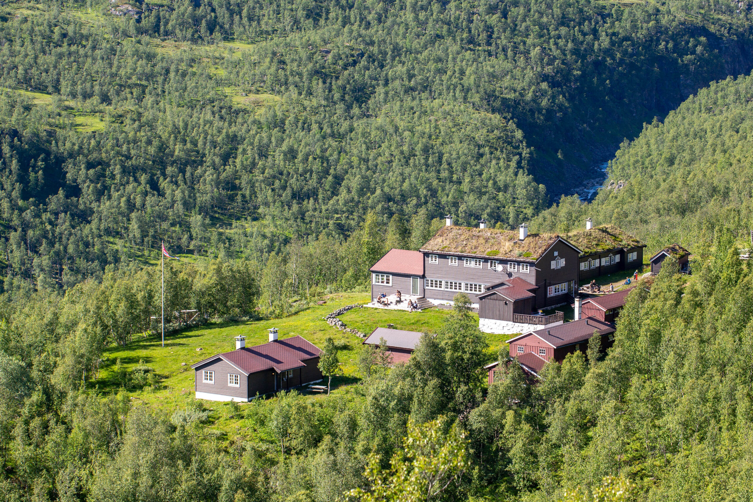 Overnatting på Skogadalsbøen: Jotunheimens perle