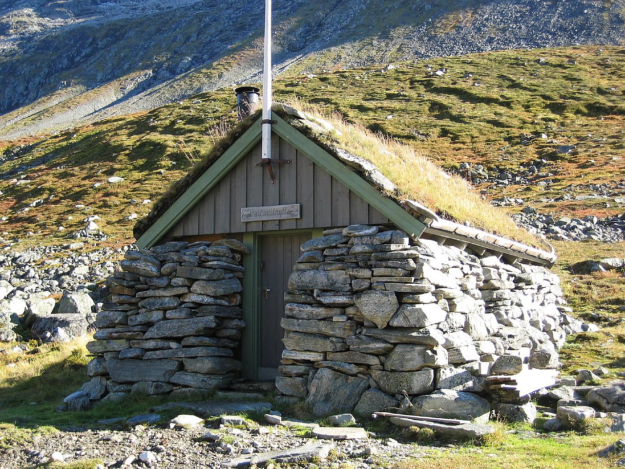 Patchellhytta – basecamp under Sunnmørsalpene